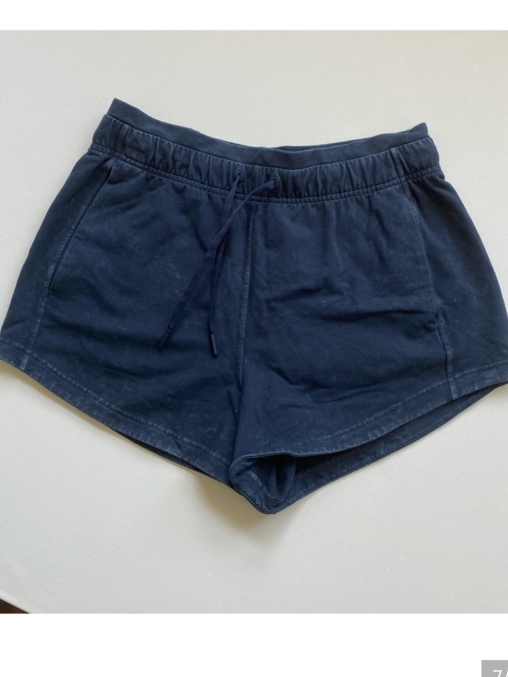 lululemon athletica Inner Glow Shorts 3" - Acid Rubber Dye True Navy